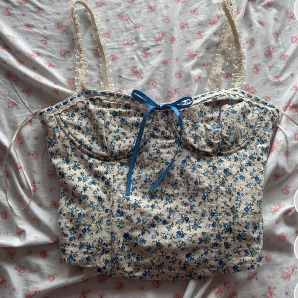 Elegant Floral Corset in Baby Blues and Cream